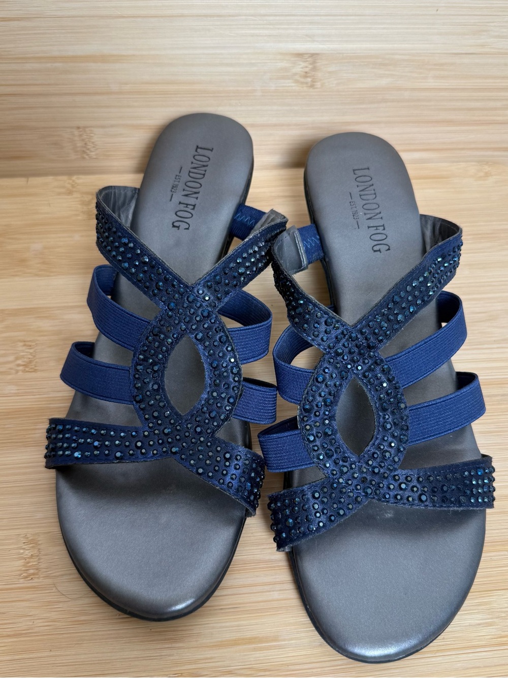 London Fog Womens Size 8M Navy Rhinestone Slide Sandals Low Heel Comfort Stretch